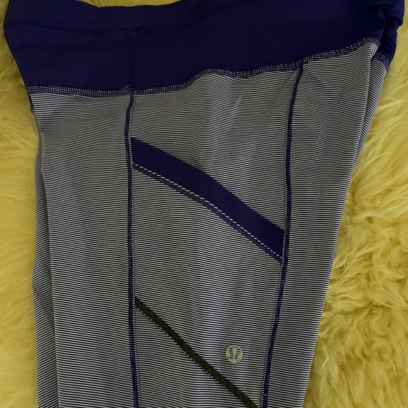 Lululemon Purple/White Leggings Capris/Joggers With Deep Pockets - Picture 5 of 8
